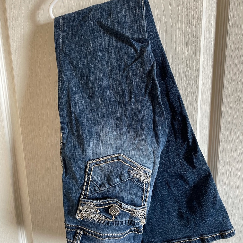Jeans size 26. Only one bootcut.
